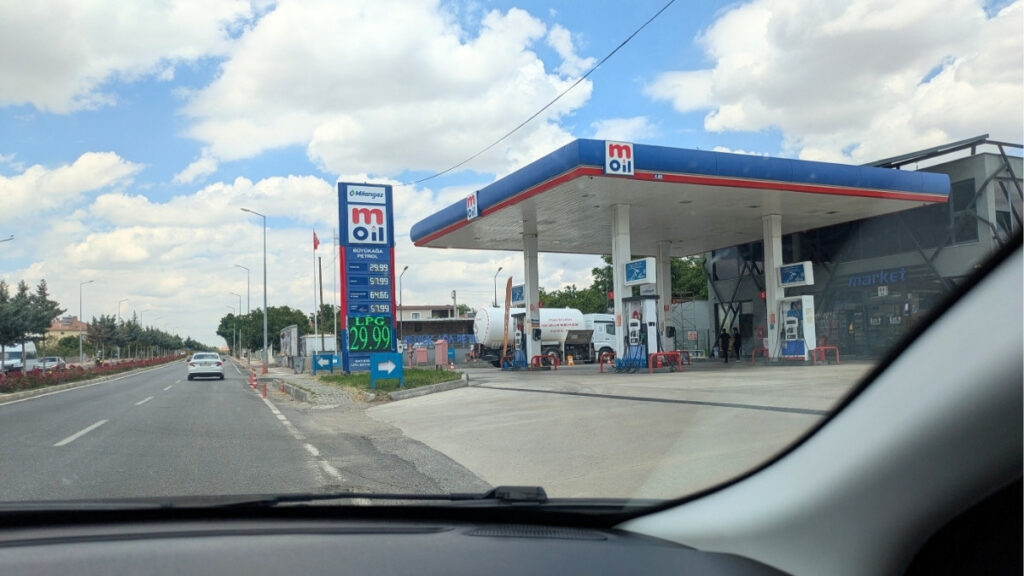 カッパドキアのガソリンスタンド